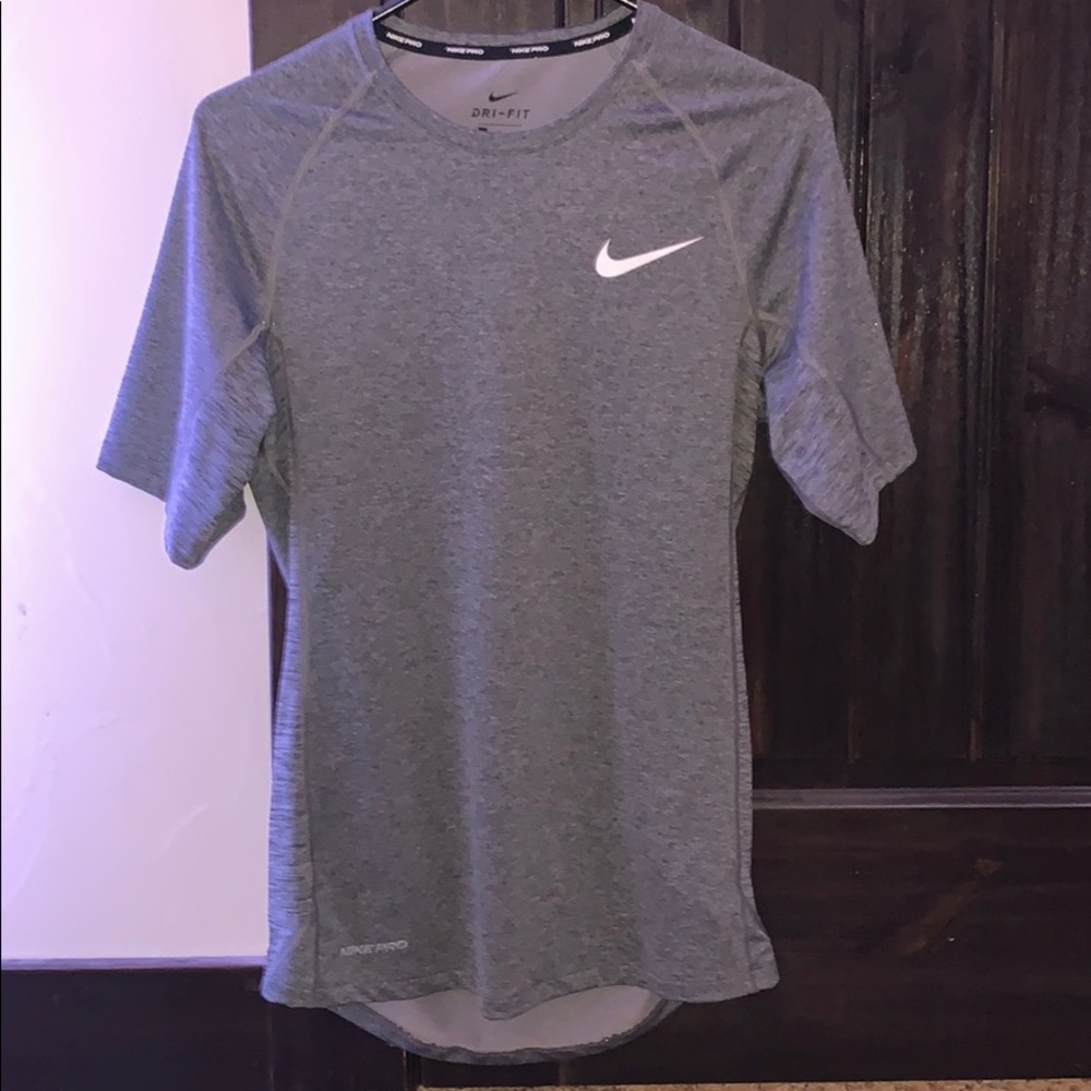 Cute Grey Nike T-shirt!